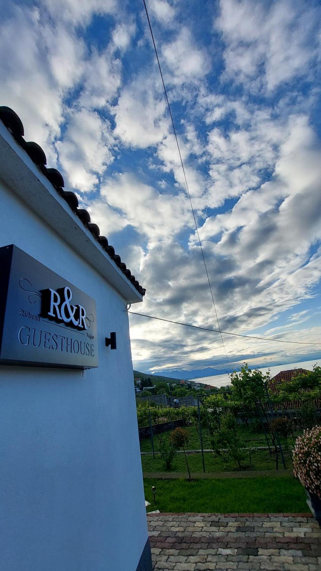 R&R Gesthouse Hotel Shiroka ภายนอก รูปภาพ