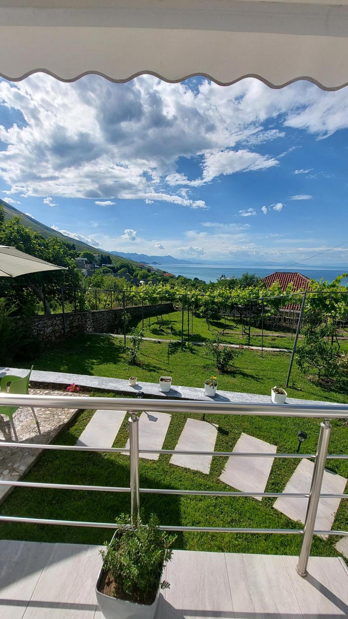 R&R Gesthouse Hotel Shiroka ภายนอก รูปภาพ