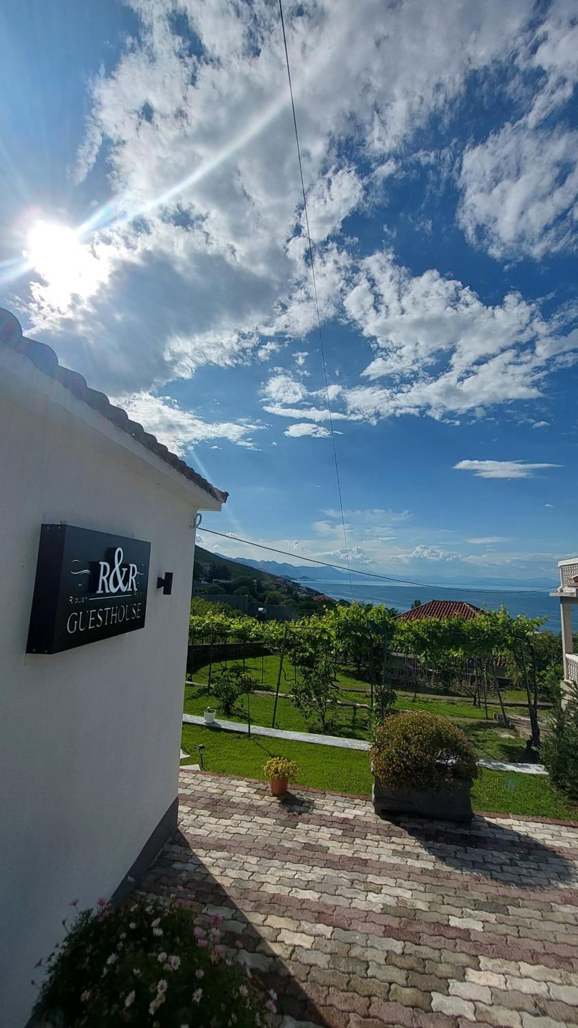 R&R Gesthouse Hotel Shiroka ภายนอก รูปภาพ